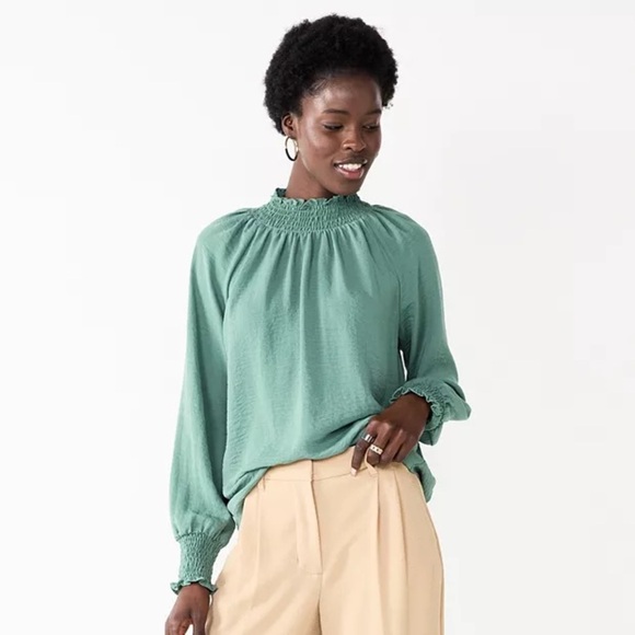 Nine West Long Sleeve Smocked Top in Signature Green XXL - Picture 3 of 11